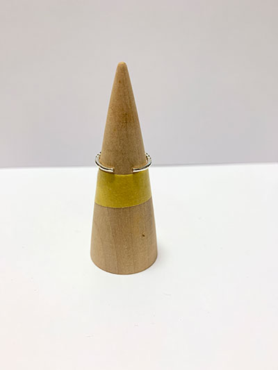 サイズフリーの指輪 自分で調整する上手な広げ方 - ジュエリー