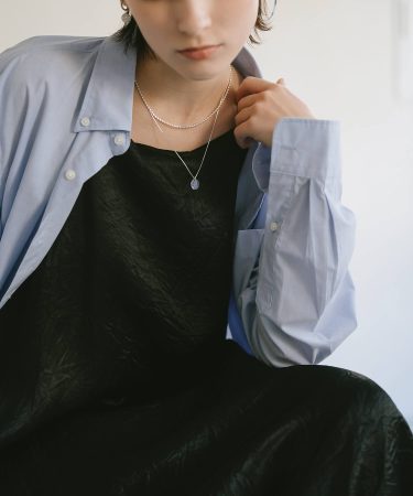 春の首元に合わせるコインネックレス - Ops. Journal